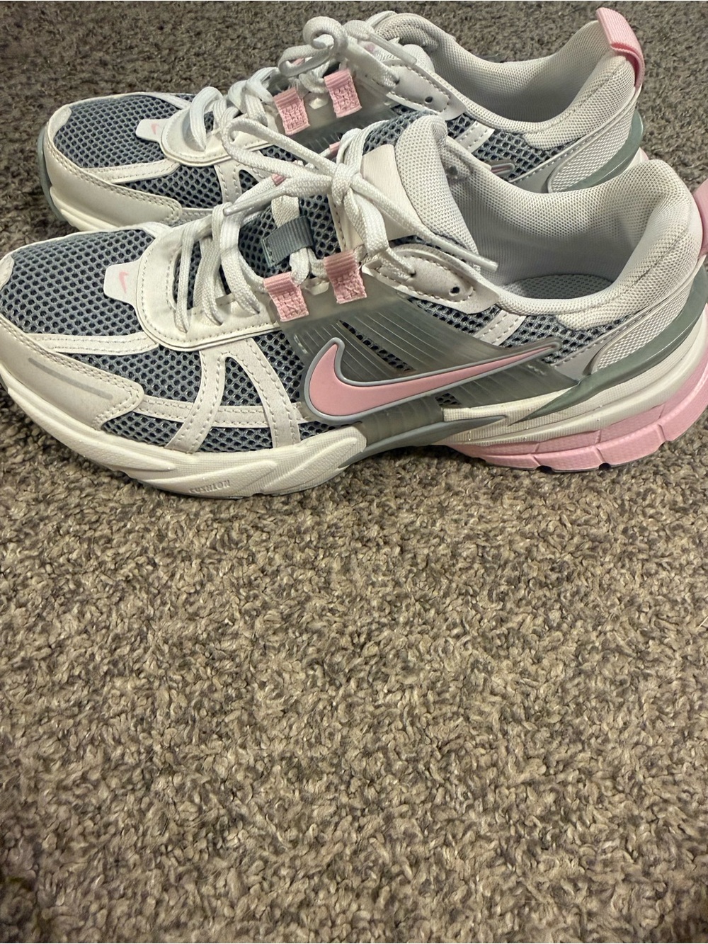 Nike White Gray Pink Mesh Running Sneakers women’s size 8 never worn, NWOT - Picture 3 of 4